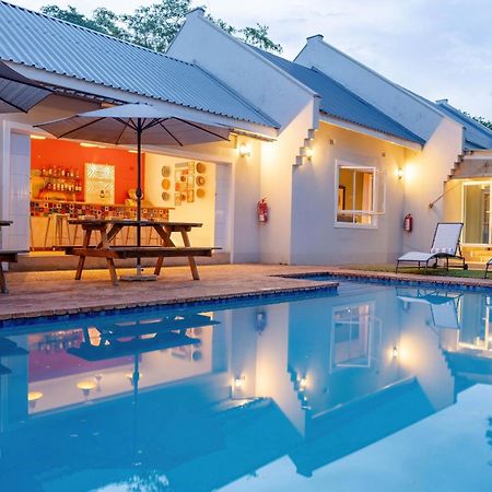 Phezulu Guest Lodge Victoria Falls Exterior photo